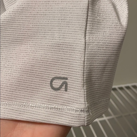 Gap white workout top - Picture 3 of 3